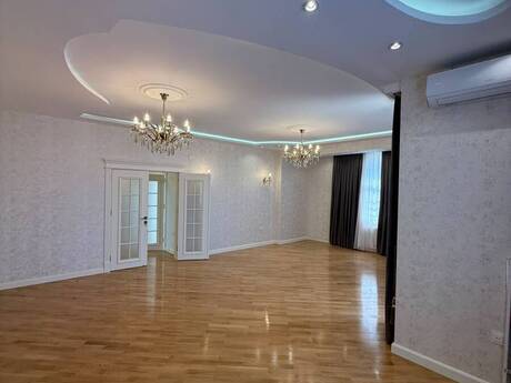 4 otaqlı mənzil, 160 m², 8-ci mikrorayon: 420 000 ₼ 2
