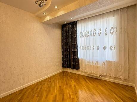 4 otaqlı mənzil, 160 m², 8-ci mikrorayon: 420 000 ₼ 4
