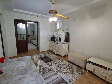 Elan №6404116 - Bakı, Elmlər Akademiyası m., 3 otaqlı, 50 m², 1/5 mərtəbə