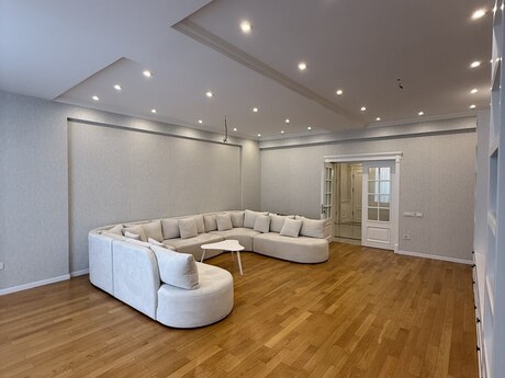 4-room apartment, 210 m², Nizami: 670 000 ₼ 3