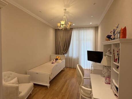 4-room apartment, 210 m², Nizami: 670 000 ₼ 5