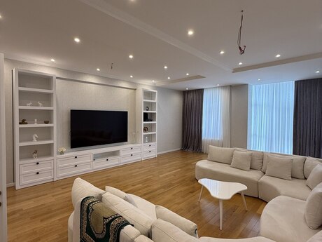 4-room apartment, 210 m², Nizami: 670 000 ₼ 2