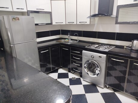 Kirayə 3 otaqlı mənzil, 110 m², 8 Noyabr: 750 ₼/ay 4