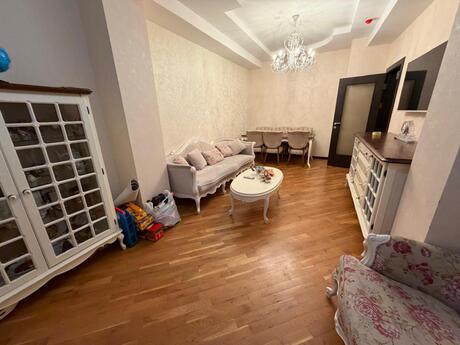 Продаётся 2-комнатная квартира в старом фонде, Badamdar, 69 м², 220 000 AZN, фото 3 / 12