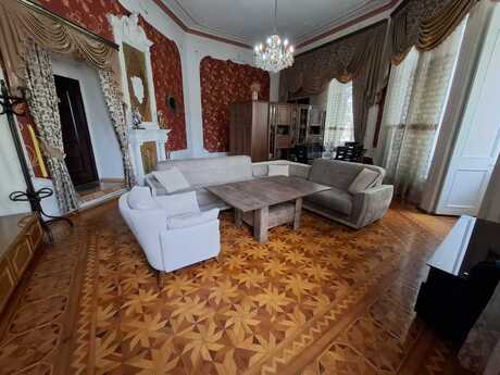 Elan №6221592 - Bakı, 28 May m., 2 otaqlı, 75 m², 2/3 mərtəbə