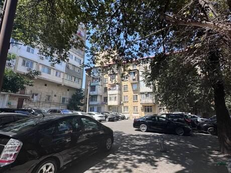 Elan №6404442 - Bakı, Yasamal r., 1 otaqlı, 35 m², 2/5 mərtəbə