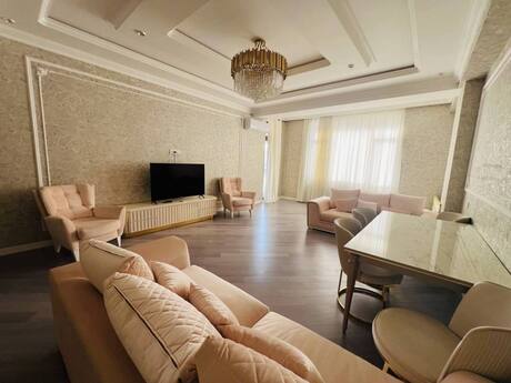 4-room apartment for rent, 200 m², Gənclik: 2 000 ₼/mo 4