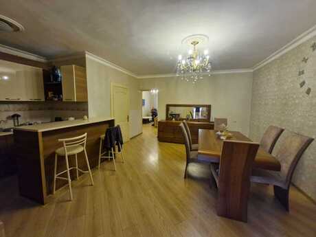 4 rooms · 90 m² · floor 2/5, İçəri Şəhər