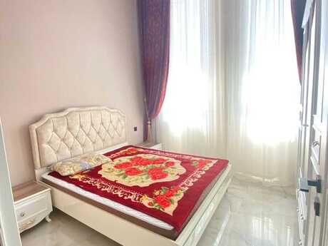 Elan №6404579 - Bakı, Sahil m., 3 otaqlı, 70 m², 4/4 mərtəbə