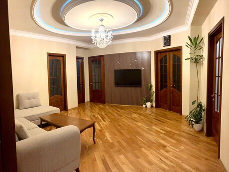 4 otaq · 158 m² · 7/14 mərtəbə, Elmlər Akademiyası