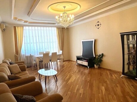 4-комнатная квартира, 158 м², Elmlər Akademiyası: 474 000 ₼ 3