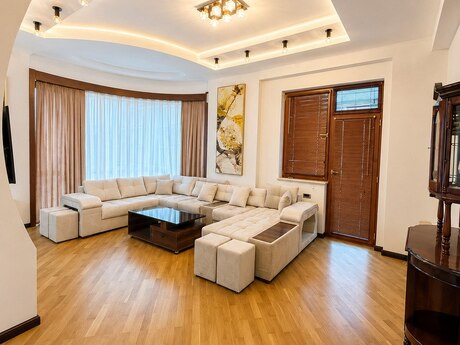 Аренда: 3-комнатная квартира, 138 м², 28 May: 2 200 ₼/мес 3
