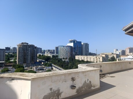 10-комнатная квартира, 1 000 м², 28 May: 1 500 000 ₼ 3