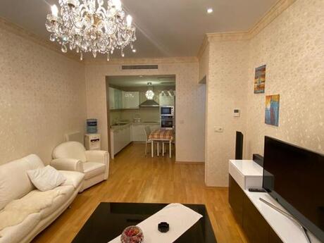 Kirayə 2 otaqlı mənzil, 90 m², 28 May: 2 200 ₼/ay 2