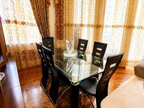 2-room apartment for rent, 75 m², 28 May: 1 000 ₼/mo 3