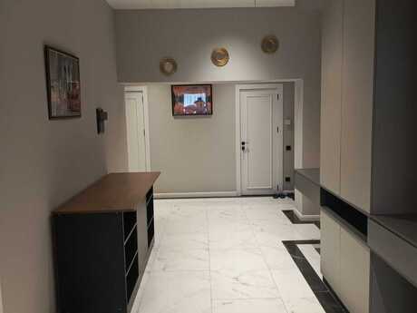 Kirayə 4 otaqlı mənzil, 173 m², Koroğlu: 2 000 ₼/ay 4