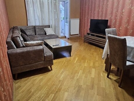 Объявление №6404912 - Баку, м. 28 мая, 3-комн., 85 м², 2/5 этаж