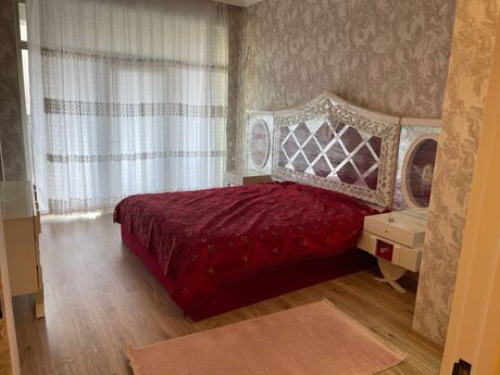 Kirayə 3 otaqlı mənzil, 120 m², 28 May: 1 100 ₼/ay 3