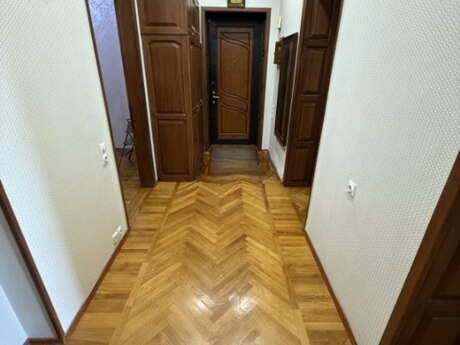 4-room apartment for rent, 120 m², Nəriman Nərimanov: 1 000 ₼/mo 4