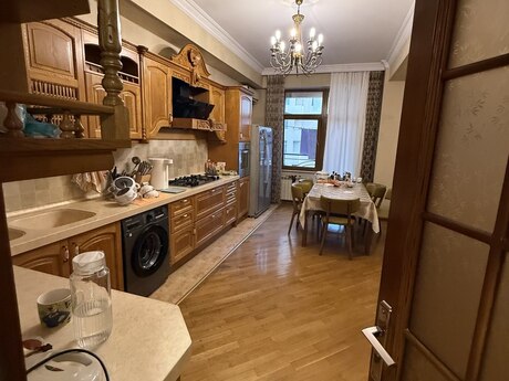 4 otaqlı mənzil, 170 m², 28 May: 530 000 ₼ 4
