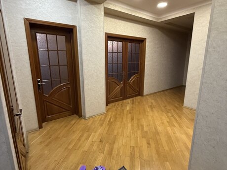4 otaqlı mənzil, 170 m², 28 May: 530 000 ₼ 2