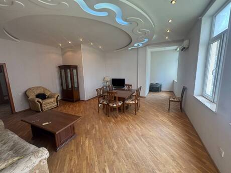 Kirayə 2 otaqlı mənzil, 90 m², 28 May: 890 ₼/ay 2