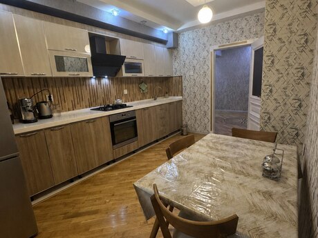 3 otaqlı mənzil, 130 m², Nəriman Nərimanov: 320 000 ₼ 3