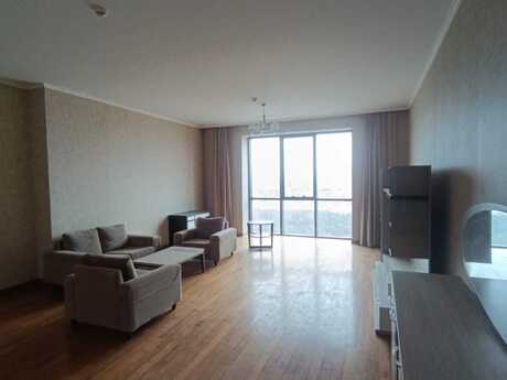 4 otaqlı mənzil, 210 m², Nizami: 720 000 ₼ 2