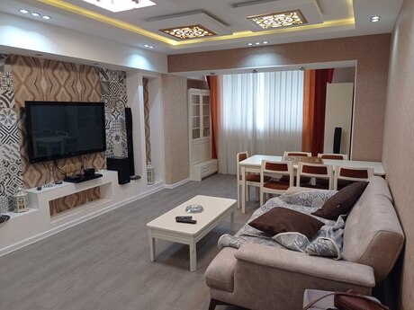 3 rooms · 90 m² · floor 7/12, 28 May
