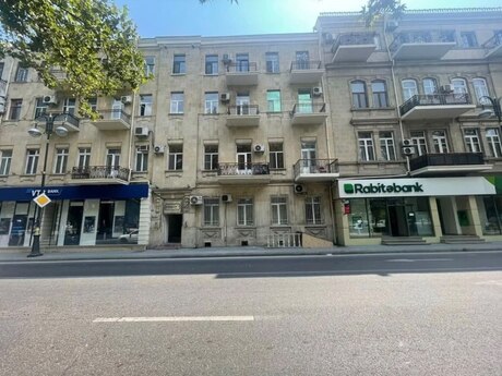 Объявление №6405351 - Баку, м. 28 мая, 3-комн., 120 м², 2/3 этаж