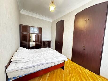 Объявление №6405452 - Баку, м. Низами, 3-комн., 130 м², 2/6 этаж