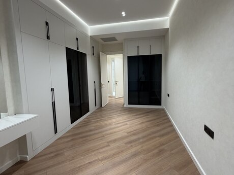3 rooms · 150 m² · floor 6/18, İçəri Şəhər