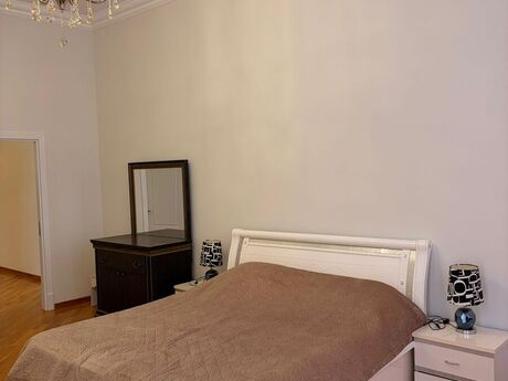 Kirayə 4 otaqlı mənzil, 150 m², Sahil: 2 500 ₼/ay 4