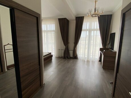 Kirayə 4 otaqlı mənzil, 184 m², Ağ şəhər: 3 000 ₼/ay 2