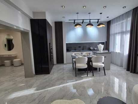 Kirayə 3 otaqlı mənzil, 150 m², 28 May: 1 700 ₼/ay 3