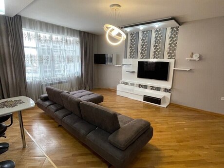 3 otaqlı mənzil, 130 m², 28 May: 385 000 ₼ 3