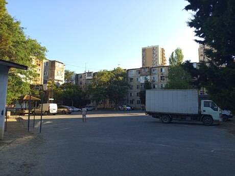 2 otaq · 42 m² · 5/5 mərtəbə, Neftçilər