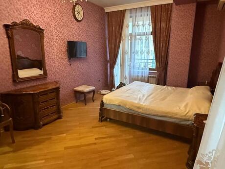 4 otaqlı mənzil, 170 m², 28 May: 530 000 ₼ 2
