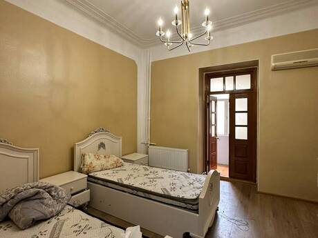 2-room apartment for rent, 50 m², Nəriman Nərimanov: 700 ₼/mo 3