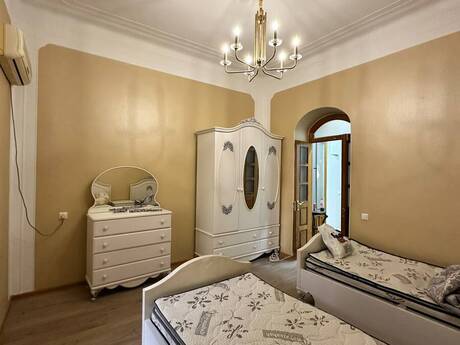 2-room apartment for rent, 50 m², Nəriman Nərimanov: 700 ₼/mo 2