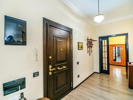 Kirayə 4 otaqlı mənzil, 140 m², Sahil: 2 500 ₼/ay 4