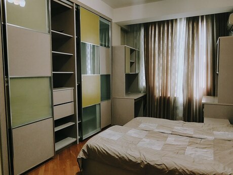 Kirayə 3 otaqlı mənzil, 130 m², 28 May: 1 100 ₼/ay 3