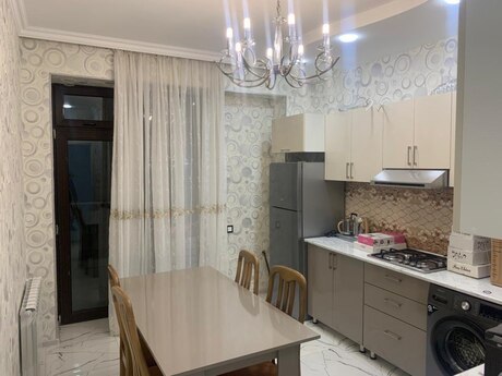 Kirayə 3 otaqlı mənzil, 110 m², 8 Noyabr: 1 300 ₼/ay 4