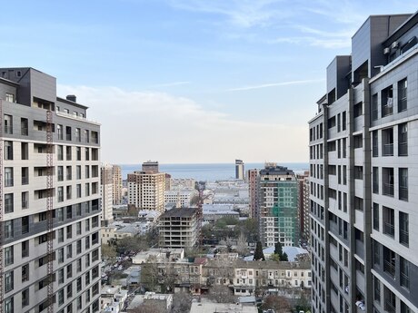 3 rooms · 80 m² · floor 13/18, 28 May