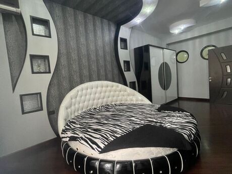3-комнатная квартира, 160 м², 8 Noyabr: 350 000 ₼ 3