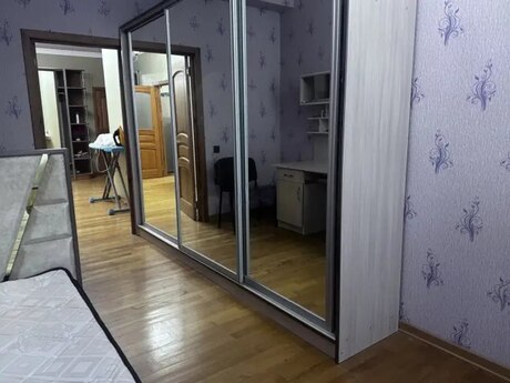 Kirayə 3 otaqlı mənzil, 145 m², 8 Noyabr: 1 250 ₼/ay 3