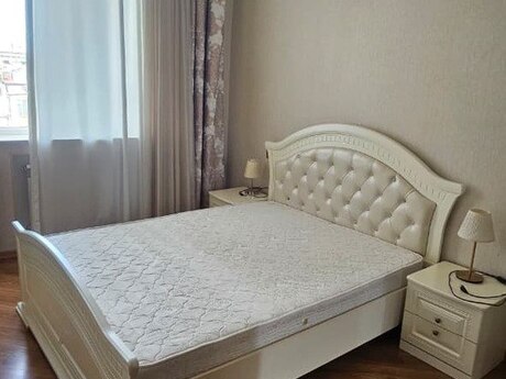 Elan №6406242 - Bakı, Səbail r., 2 otaqlı, 62 m², 3/4 mərtəbə
