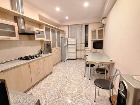 Kirayə 3 otaqlı mənzil, 140 m², Nizami: 1 199 ₼/ay 3