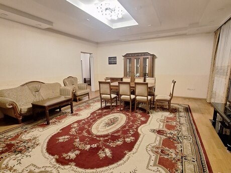 Kirayə 3 otaqlı mənzil, 140 m², Nizami: 1 199 ₼/ay 2