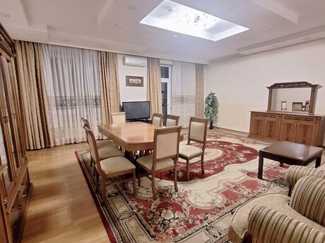 Объявление №6406289 - Баку, м. Низами, 3-комн., 140 м², 12/18 этаж